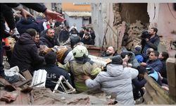 Fatih’te çöken binada son durum: 1 ölü, 10 yaralı!