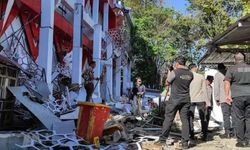 Endonezya’da 7,4 büyüklüğünde deprem: 1 kişi hayatını kaybetti