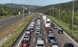 Kocaeli TEM Otoyolu İstanbul-Ankara yönü trafiğe kapatıldı!