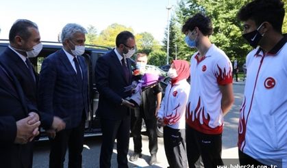 Gençlik ve Spor Bakanı Sayın Dr. Mehmet Muharrem Kasapoğlu Erzincan’a gitti