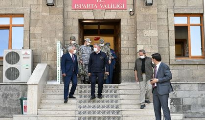 Milli Savunma Bakanı Hulusi Akar Isparta Valiliği’ni Ziyaret Etti