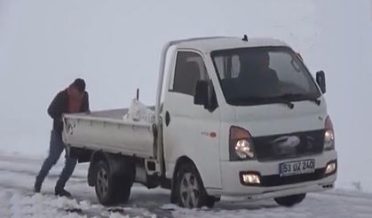 Doğuda kar etkili oldu araçlar yolda kaldı!
