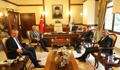 Erzincan'da Film Festivaline Destek Verenlere Ödül