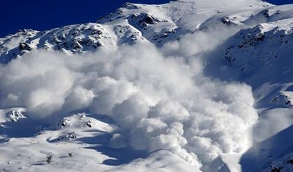 Erzurum'da çığ felaketi; 2 kişi çığ altında kaldı!