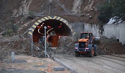 Bolu dağı heyelan nedeniyle trafiğe kapatıldı!