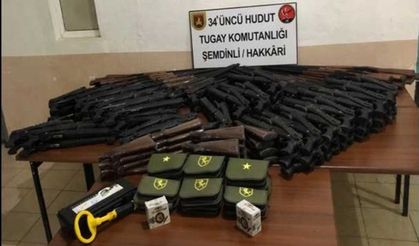Hudut Kartalları çuval içinde çok sayıda tüfek ele geçirdi