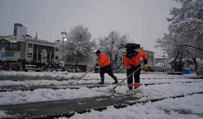 Konya'da 'kar ve buzlanma' mesaisi