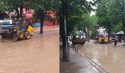 Kastamonu'da sel... Ekipler sahada