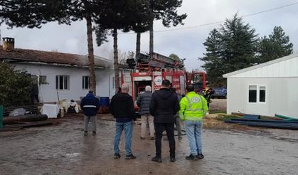 Bilecik’te şantiye yatakhanesinde çıkan yangın korkuttu