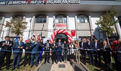 Gaziantep'te Uslu Ailesi tarafından yaptırılan Diyanet Kompleksi düzenlenen törenle açıldı