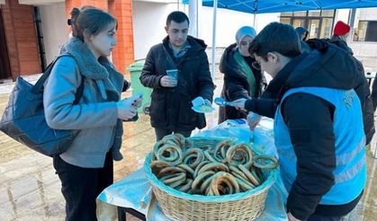 Rize'de öğrencilere sınav öncesi ikram