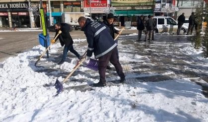 Van'da karla mücadele devam ediyor