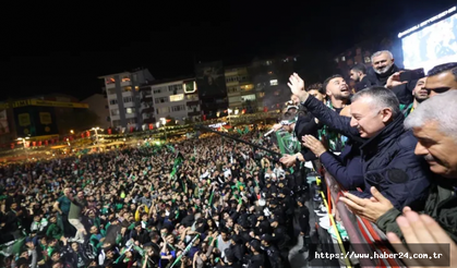 İzmit Kent Meydanı’nda tarihi kutlama