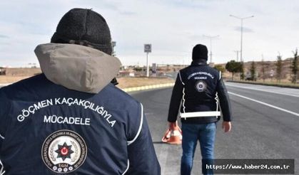 Tırın gizli bölmesinde 42 düzensiz göçmen yakalandı
