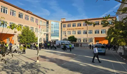 Turgutlu’da Okul Önünde Silahlı Saldırı Düzenleyen Şüpheli Öğrenci Yakalandı