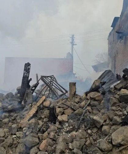 Bolu'da korkutan yangın: 5 ev ve 8 samanlık küle döndü