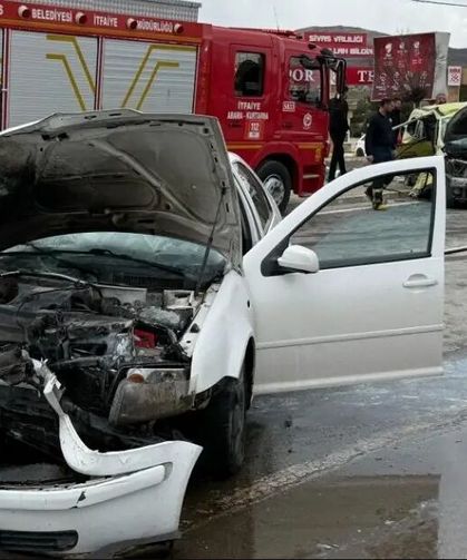 Sivas’ta meydana gelen kazada 4’ü futbolcu 6 kişi yaralandı