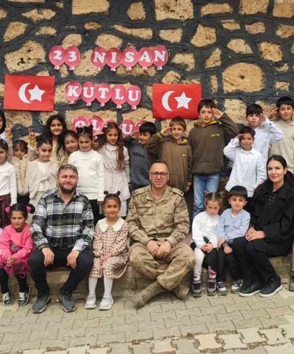 İpekyolu Jandarmasından Okullarda Bayram Mesaisi