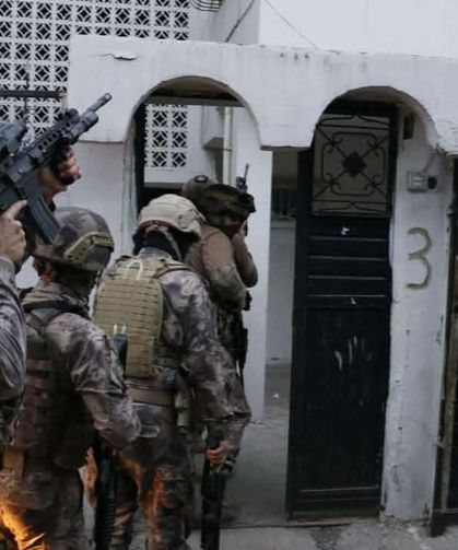 Kars’ta Dev Operasyon: Aralarında Bir Polisin de Bulunduğu 7 Kişi Tutuklandı!