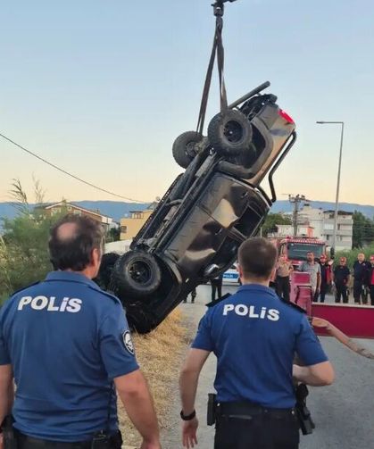 Balıkesir Edremit'te kamyonet dereye uçtu: 2 kişi hayatını kaybetti