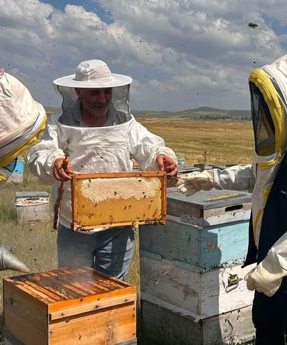 Kars’ta Arılı Kovan Denetimleri Sürüyor