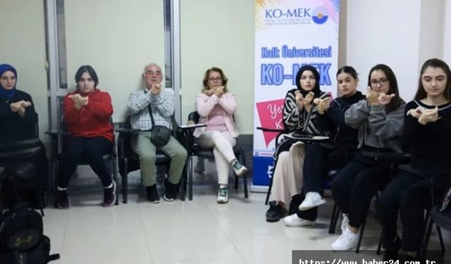 Kız isteyebilmek için işaret dili öğrendiler