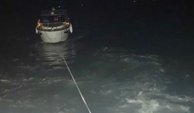 Makine arızası yapan tekne Ambarlı sahilinde sürüklendi!
