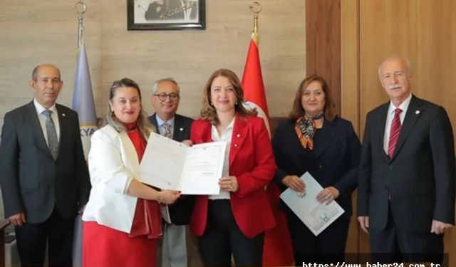 Trakya Üniversitesi Eczacılık Fakültesi'nde devir teslim