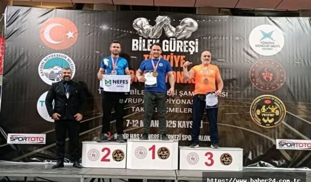 Bayram Ali Ünsür, Türkiye Bilek Güreşi Şampiyonası’nda birinci oldu