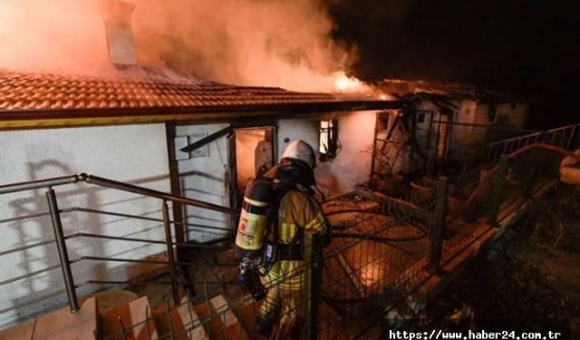 İzmir’de yangın kâbusu! 20 ev yandı, ekipler seferber oldu