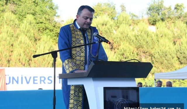 İnsan ve Toplum Bilimleri Fakültesi Mezunlarını Uğurladı