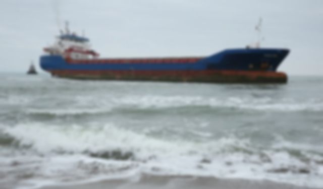 Kocaeli Kandıra’da kargo gemisi karaya oturdu