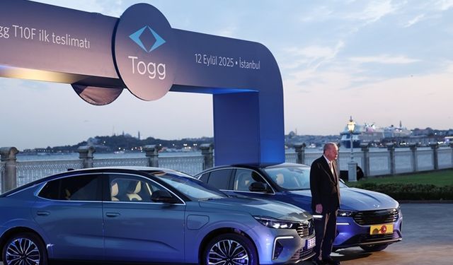 TOGG’un Yeni Modeli T10F, Cumhurbaşkanı Erdoğan’a Teslim Edildi