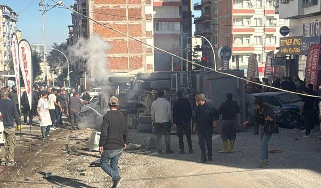 Freni boşalan kamyon 15 aracı parçaladı!