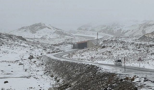 Van’ın yüksek kesimleri karla beyaza büründü