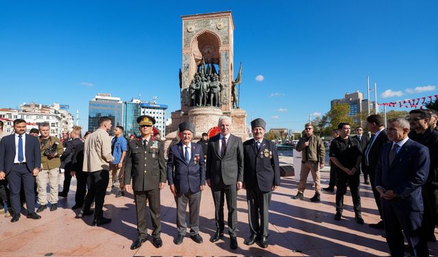 İstanbul’un Kurtuluşunun 102’nci Yılı Törenle Kutlandı