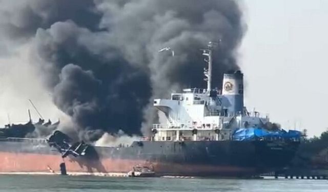 Karadeniz’de Kandıra Açıklarında İki Tanker Ardı Ardına Patladı