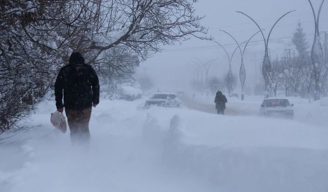 Doğu Anadolu’da kar etkisini artırdı: 4 ilde 343 yerleşim yolu kapandı