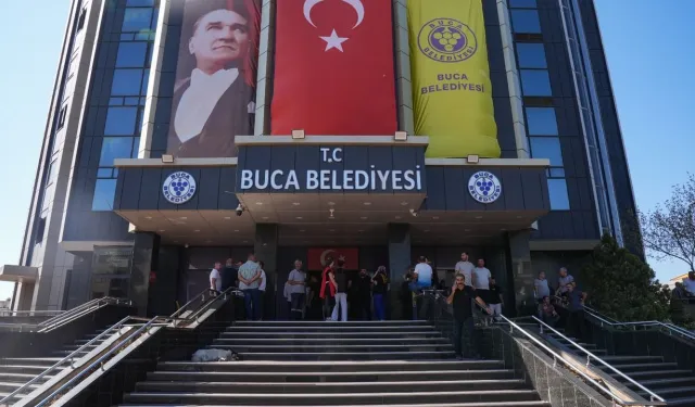 Buca Belediyesi’ne rüşvet operasyonu: 25 şüpheli gözaltında