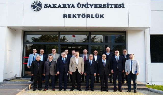 Ali İhsan Yavuz ve Ertuğrul Kocacık SAU’de Paylaşım Toplantısına Katıldı