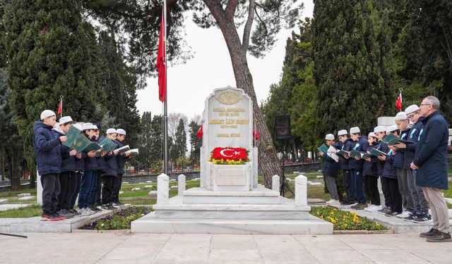 İstanbul’da Mehmet Akif Ersoy Kabri Başında Anıldı