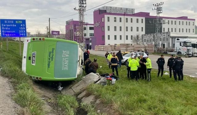 Samsun’da öğrenci servisi devrildi: 11 yaralı