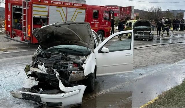 Sivas’ta meydana gelen kazada 4’ü futbolcu 6 kişi yaralandı