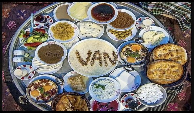 Dünyanın sofrası Van Kahvaltısı 7. kez Van’da kuruldu