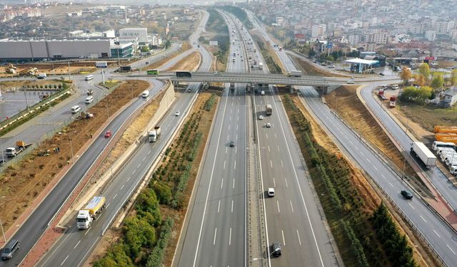 TEM Otoyolu Gebze-Muallimköy yönü trafiğe kapatılıyor