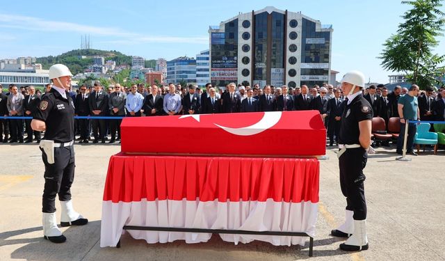 Görevi Başında Hayatını Kaybeden Savcı Ayhan Uyumaz’a Gebze Adliyesi’nde Duygusal Veda