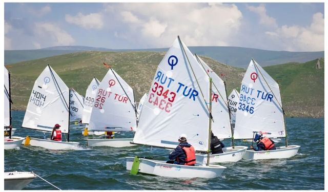 Kars Çıldır Gölü'nde tarihi başlangıç
