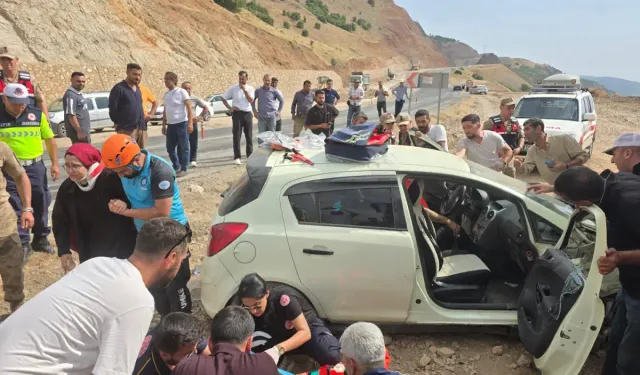 Bingöl-Erzurum kara yolunda trafik kazası: 3 yaralı