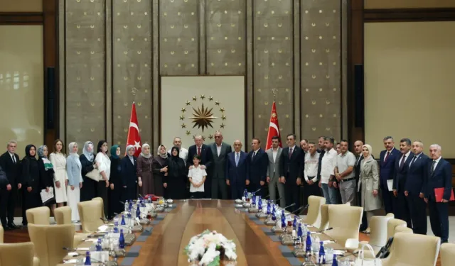 Kahramanmaraş’taki okul saldırısında hayatını kaybedenlerin aileleri Külliye’de ağırlandı