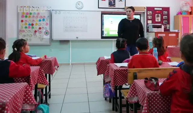 Sözleşmeli öğretmen eşlere il değişikliği müjdesi